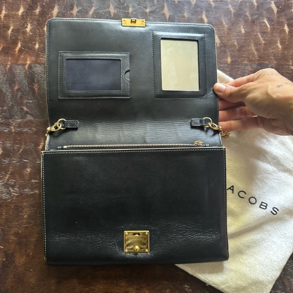 Marc Jacobs vintage Black Crossbody Bag with Gold Hardware - Picture 5 of 7